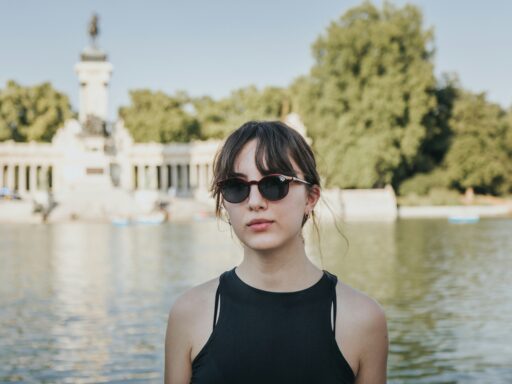 Trending hair bangs and fringes (Photo by Kristijan Arsov on Unsplash)